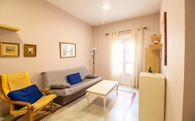 Centrico dos dormitorios wifi by Lightbooking